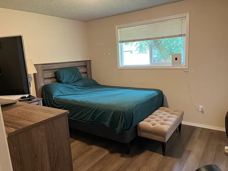 2515 Mitchell Ave NE #1 — Photo 8