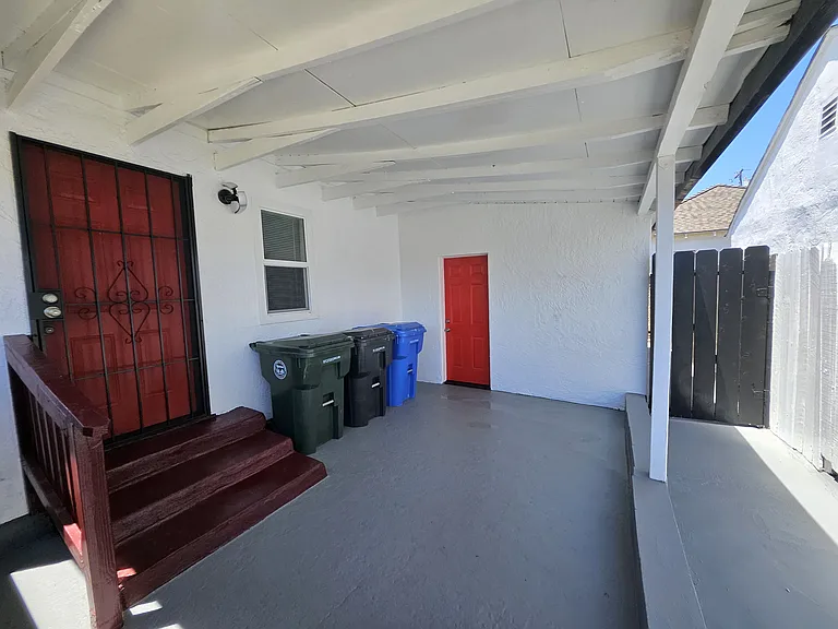320 Locust Ave — Photo 32