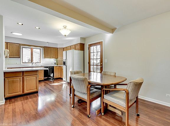 5th image of 136 Elmwood Dr