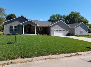 482 N Locust St, Wahoo, NE 68066