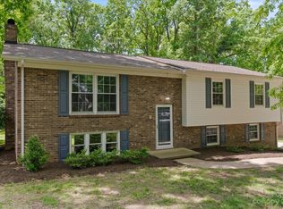 1184 18th Ave NE, Hickory, NC 28601