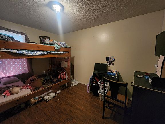 5th image of 801 E Scott Wayne Dr
