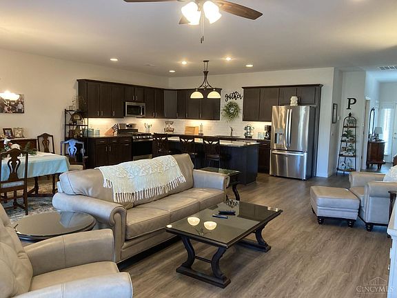 5th image of 516 Salzberg Ln