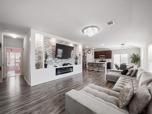 5th image of 21058 Wenze Ln