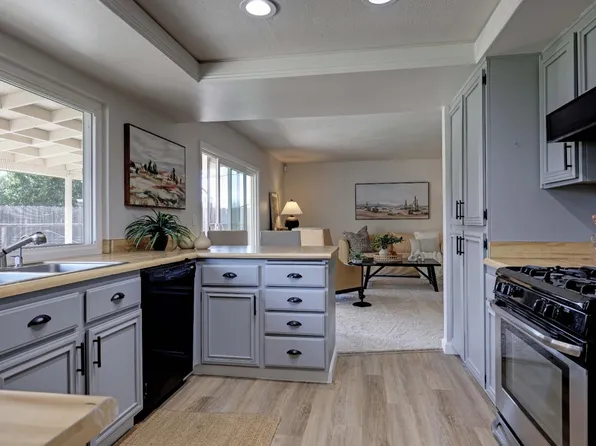 8456 Hedera Ct, Orangevale, CA 95662