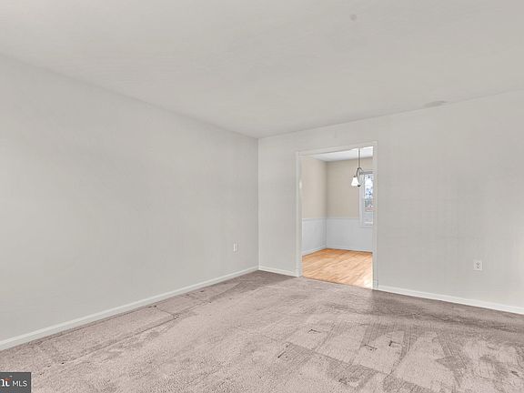 4th image of 1907 Bastille Ct