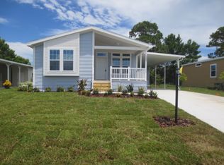 1082 W Lakeview Dr, Sebastian, FL 32958