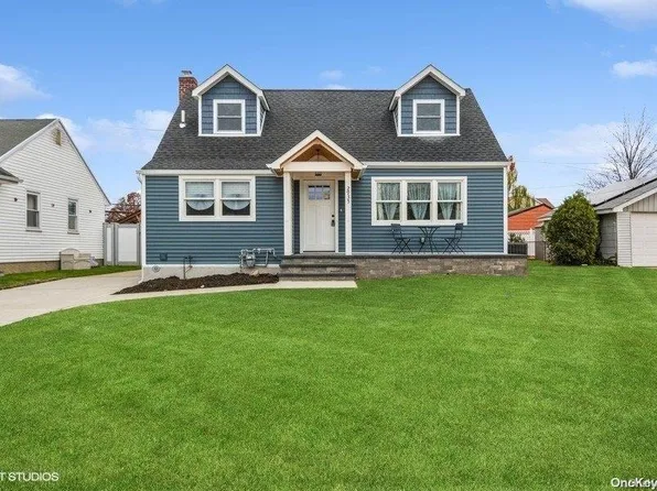 2935 Lawrence Drive, Wantagh, NY 11793