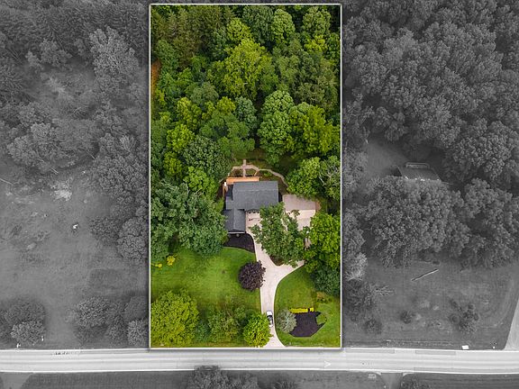 4th image of 1560 Carriage Rd