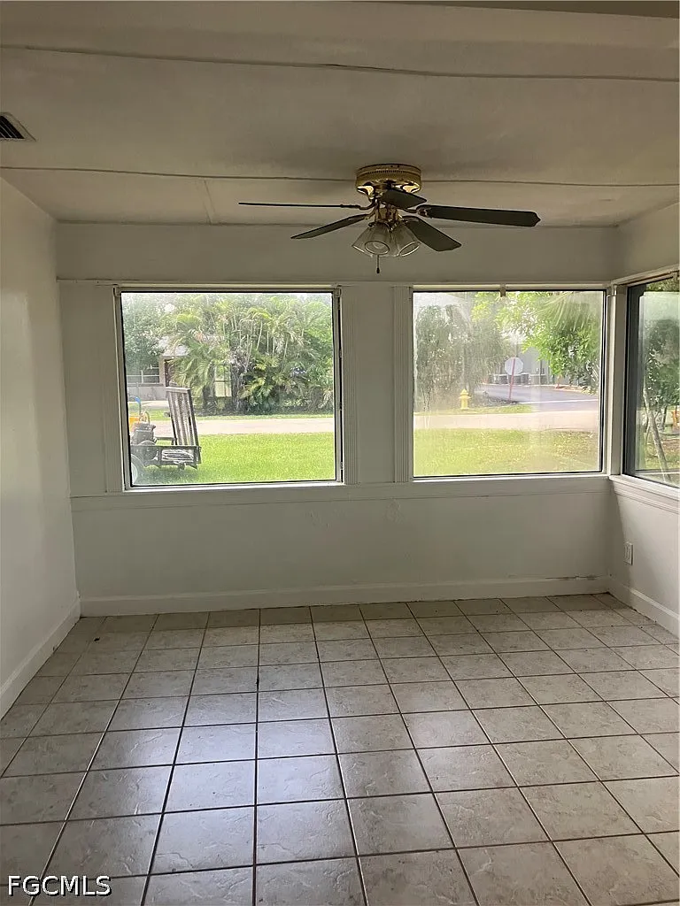 2 bed, 1.0 bath, 1348 sqft, $1,600 — Photo 4