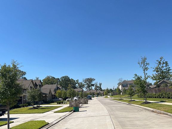 4th image of 18784 Laurel Hills Dr