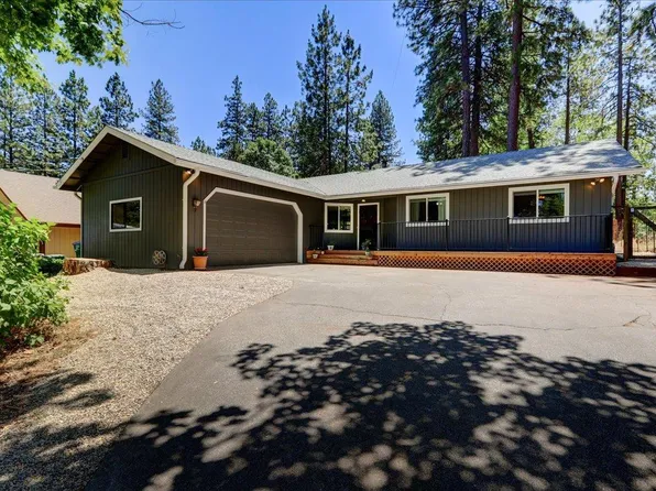 11751 Upper Circle Dr, Grass Valley, CA 95949