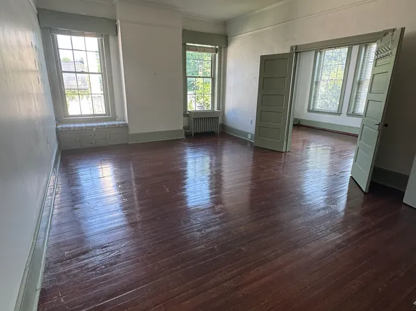 100 W Main St #3, Berryville, VA 22611