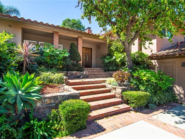 22548 Waterbury St, Woodland Hills, CA 91364