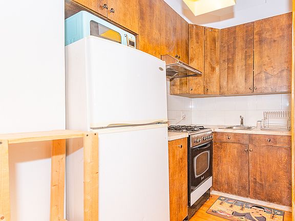 2nd image of 209 Wilson Ave #1