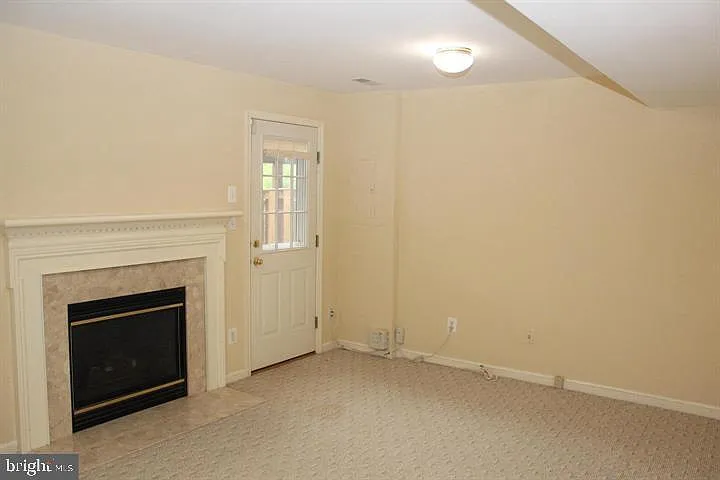 3 bed, 2.5 bath, 1806 sqft, $2,800 — Photo 2