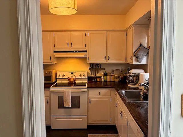 2 bed, 1.5 bath, 1162 sqft, $2,200 — Photo 2