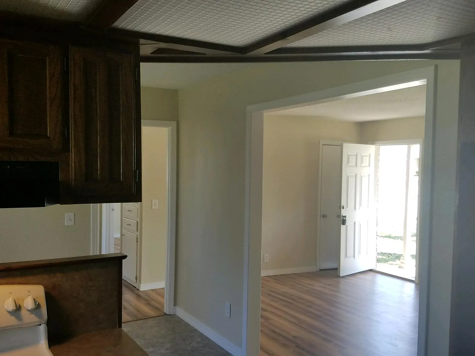 2 bed, 965 sqft, $1,200 — Photo 3