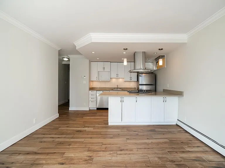 2035 Barclay St #301 — Photo 10