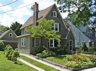 4852 Glenwood St, Little Neck, NY 11362