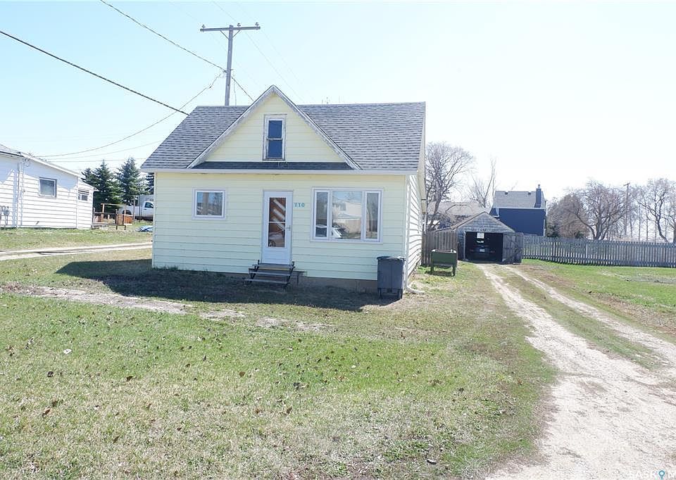 1st image of 110 Railway Ave E