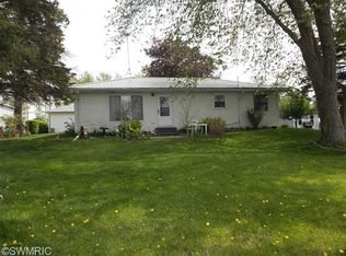 305 Olsen Dr, Sheridan, MI 48884