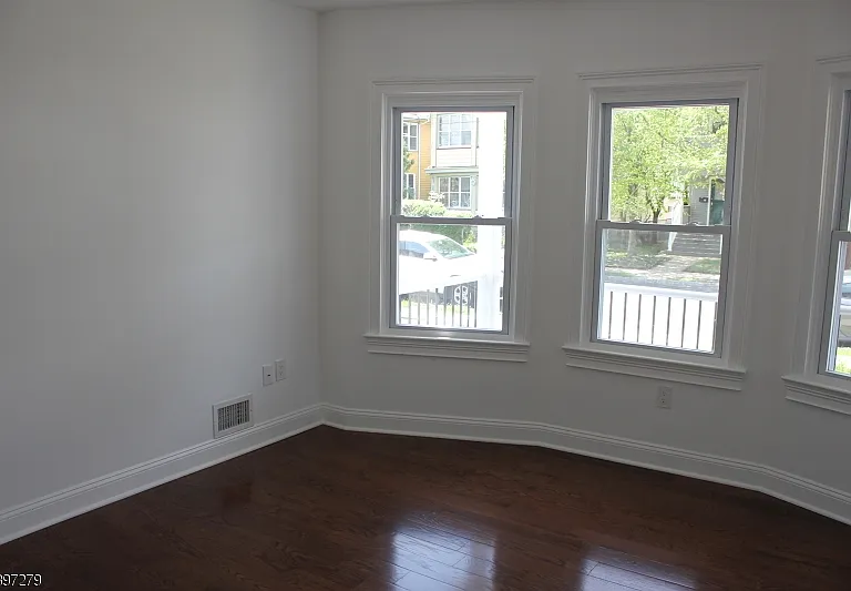 67 N Willow St — Photo 6