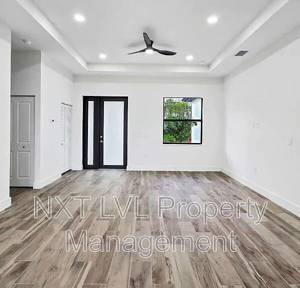 4113 Kismet Pkwy W — Photo 3
