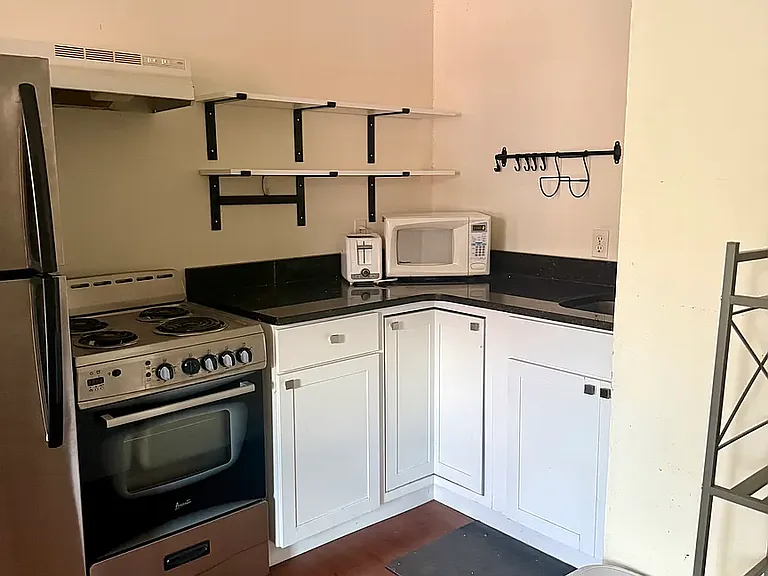136 Washington St #3 — Photo 1