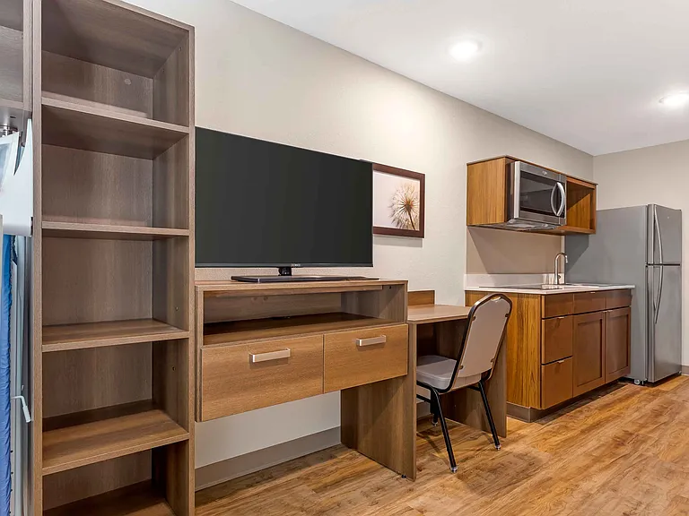 Studio Suite - 1 Queen Bed