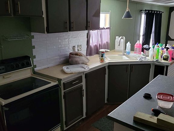 5th image of 1905 N Garnet Ave