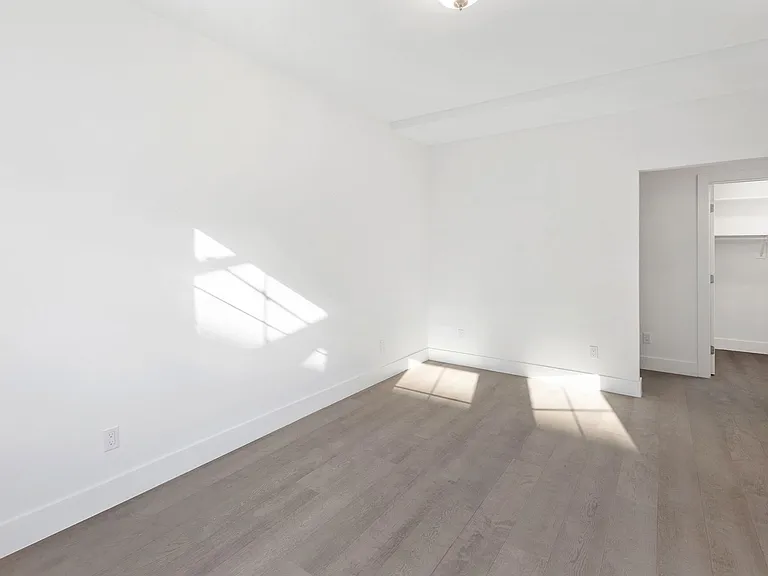 1555 Oak St #850R — Photo 12