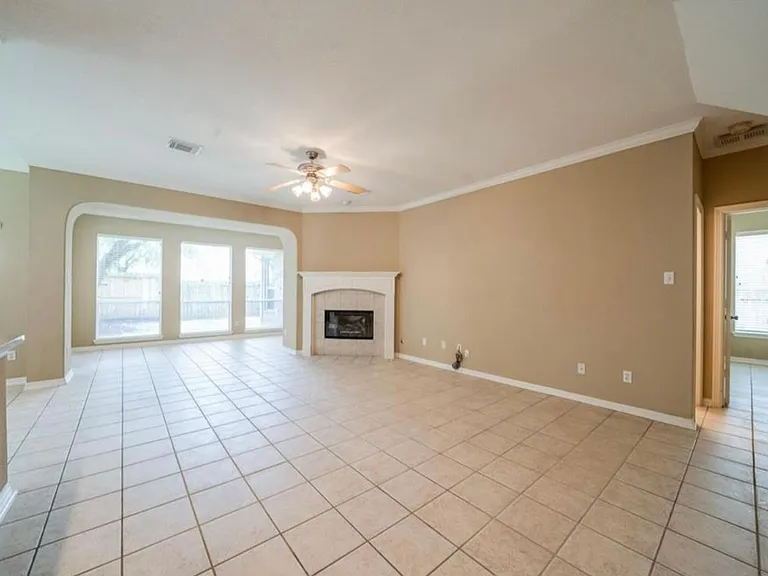3303 Ashland Grove Ln — Photo 2