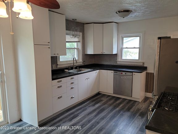 5th image of 6120 S Washington Ave