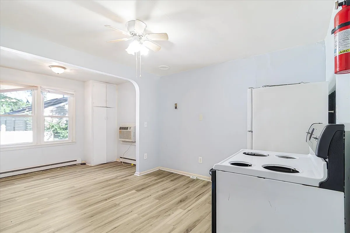 407 Hamilton, Warrensburg, MO 64093 - 2 — Photo 2