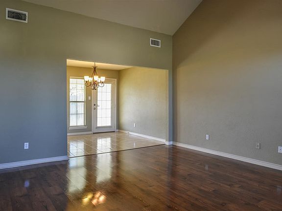 5th image of 8491 Oak Brook Dr