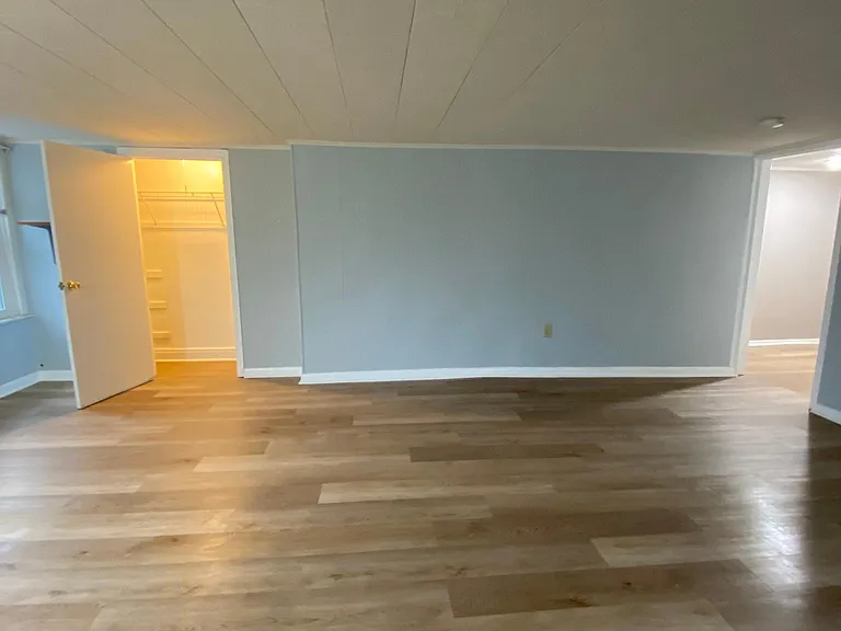 211A N Railroad St — Photo 20