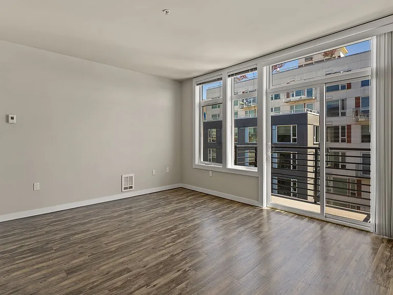 Evolve Apartments — Photo 20