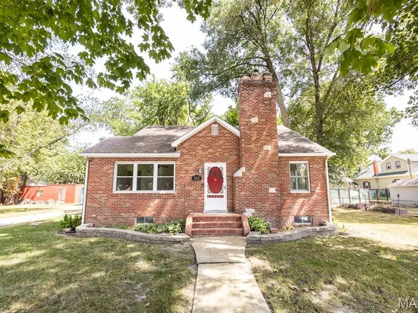 212 N Market St, Mascoutah, IL 62258
