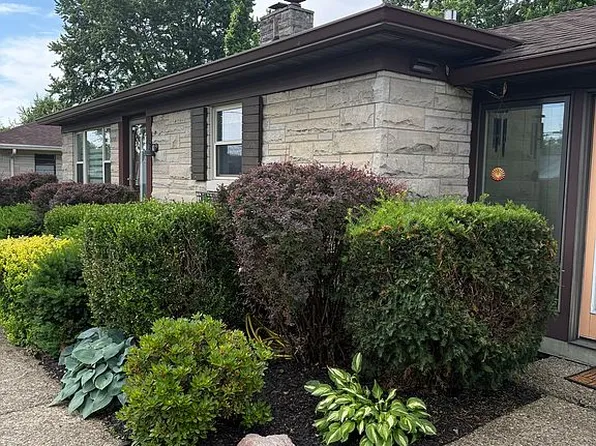 1727 Scheller Ln, New Albany, IN 47150