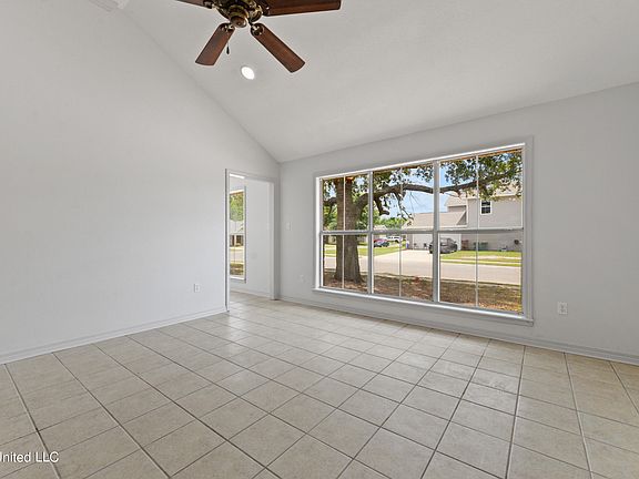 5th image of 227 Lantana Blvd