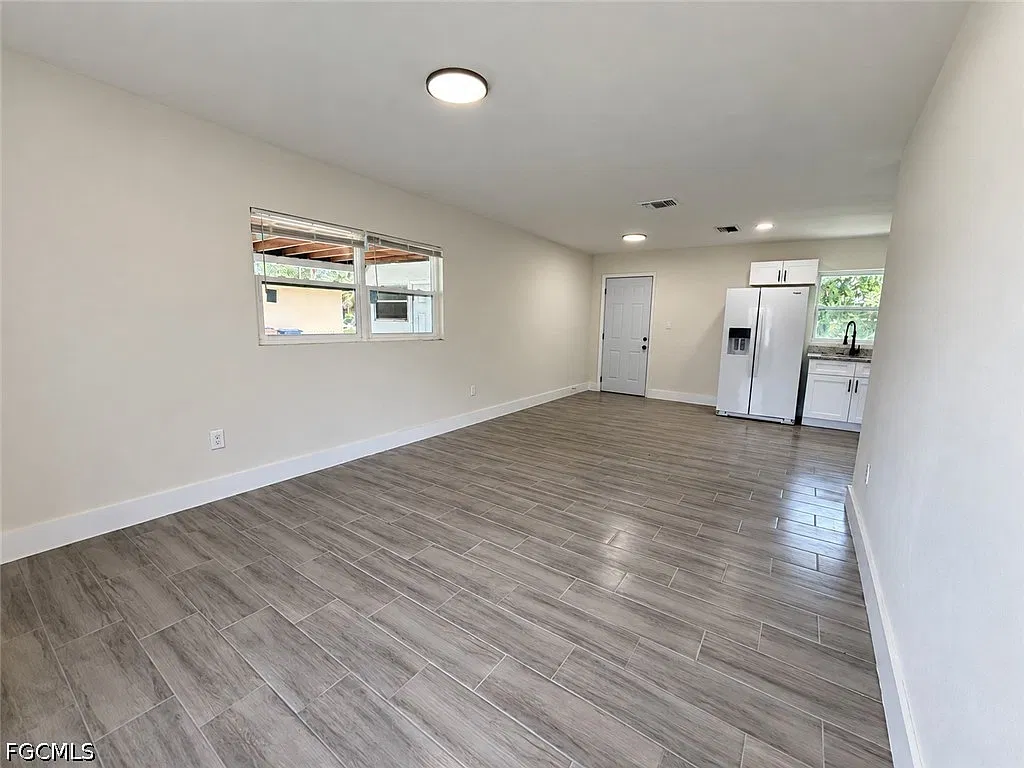2 bed, 1.0 bath, 800 sqft, $1,345 — Photo 3