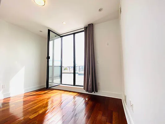 Rented by Blue Egg Realty Corp | media 22