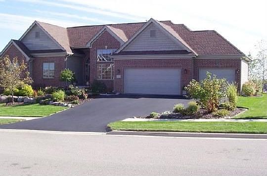 1st image of 615 Castle Wynd Dr