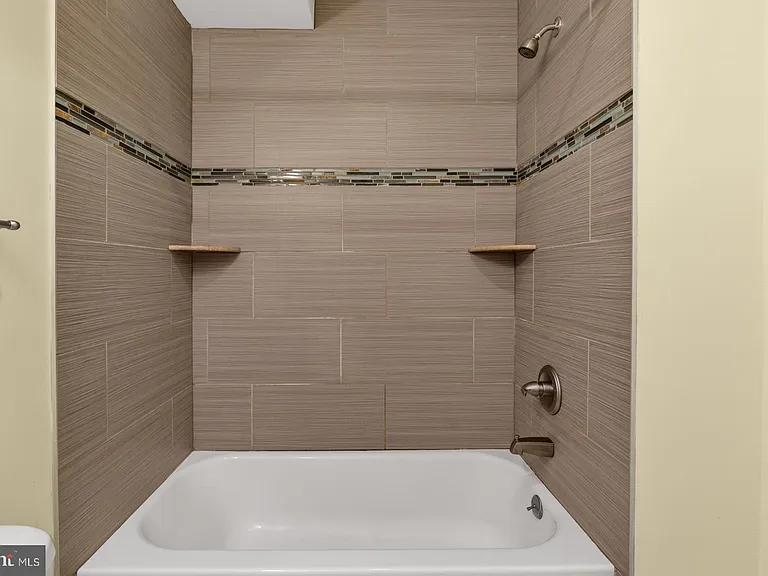 725 N 20th St #B — Photo 31