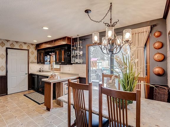 5th image of 921 Duchess Ln