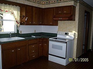 3rd image of 76 Lyons Dr