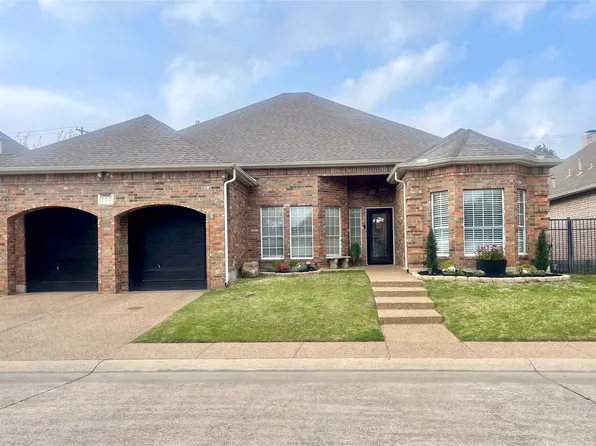 762 Village Green Dr, Desoto, TX 75115