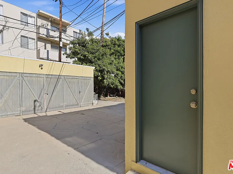 1964 Dracena Dr — Photo 22