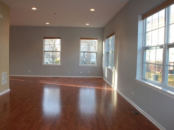3rd image of 1820 Maureen Dr Unit 1820
